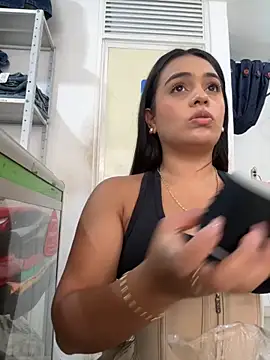 Snapshot of alana_dantes chatting on November 2025 04:00:01 PM alana dantes online show from November 2025 04:00:01 PM