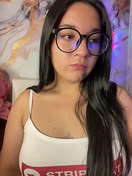 Snapshot of sara_roy04_ chatting on September 2025 03:45:02 AM sara roy04 online show from September 2025 03:45:02 AM