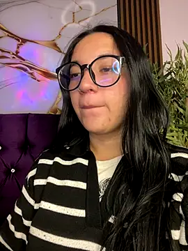 Snapshot of sara_roy04_ chatting on September 2025 03:57:01 AM sara roy04 online show from September 2025 03:57:01 AM