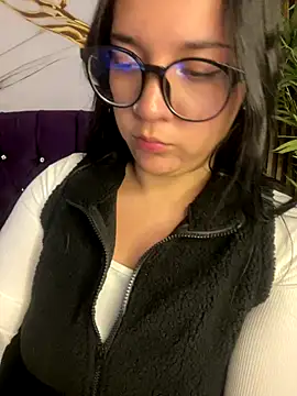 Snapshot of sara_roy04_ chatting on October 2025 01:07:02 AM sara roy04 online show from October 2025 01:07:02 AM