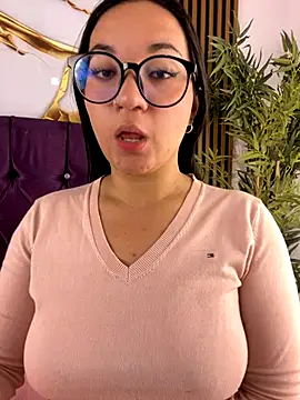 Snapshot of sara_roy04_ chatting on September 2025 04:22:01 AM sara roy04 online show from September 2025 04:22:01 AM