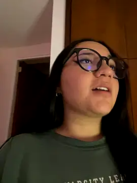 Snapshot of sara_roy04_ chatting on September 2025 03:28:01 AM sara roy04 online show from September 2025 03:28:01 AM