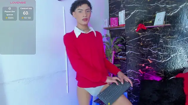 lyan hots online show from December 2025 12:04:02 PM