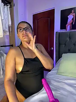 ema zoe online show from February 2026 12:09:01 AM