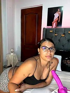 ema zoe online show from October 2025 11:58:02 PM