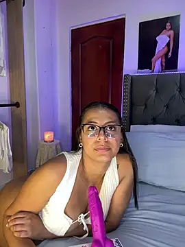 ema zoe online show from February 2026 12:06:01 AM