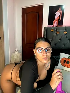 ema zoe online show from October 2025 12:09:01 AM