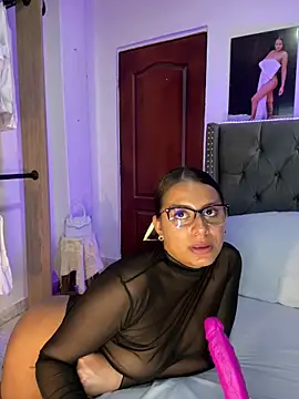 ema zoe online show from February 2026 12:06:01 AM