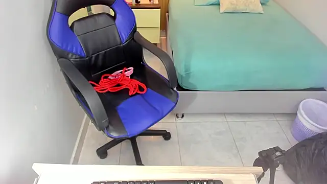 ALISSON BARKER online show from November 2025 12:16:01 PM