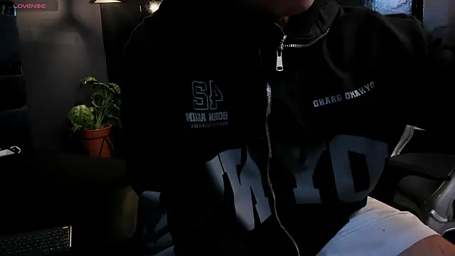 Eryonbradley online show from January 2026 11:26:01 AM