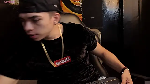 Eryonbradley online show from November 2025 11:22:02 AM