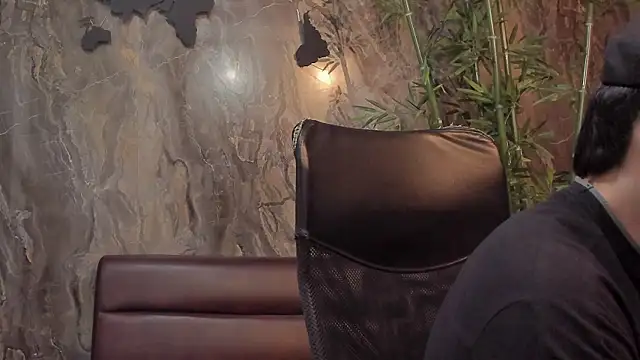 Eryonbradley online show from March 2026 11:27:01 AM