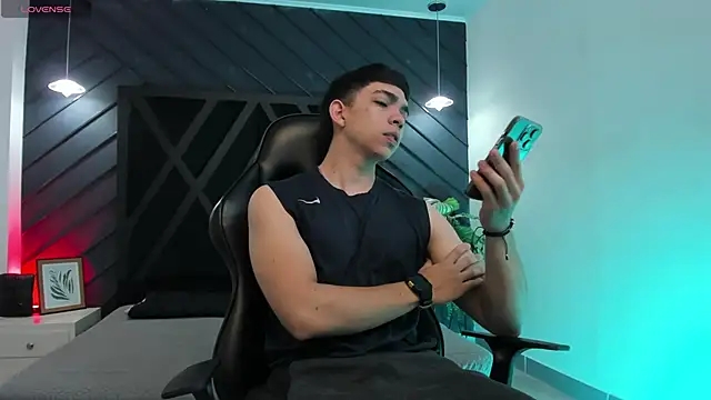 Eryonbradley online show from January 2026 11:28:01 AM