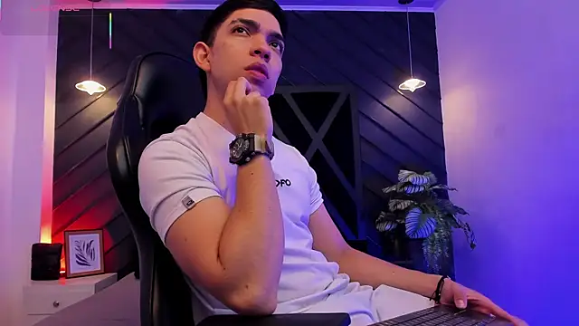 Eryonbradley online show from January 2026 11:25:01 AM