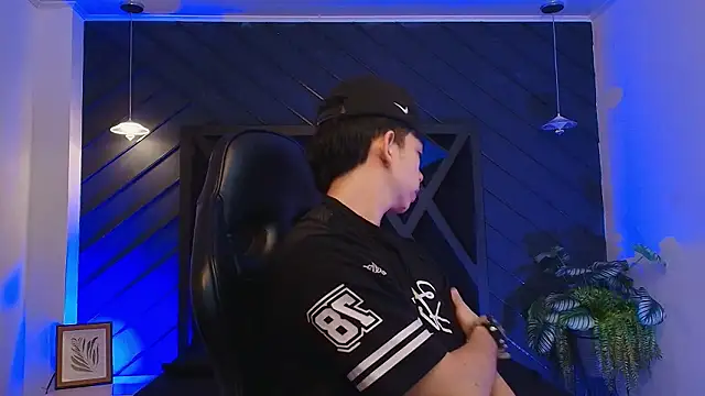 Eryonbradley online show from March 2026 11:29:02 AM