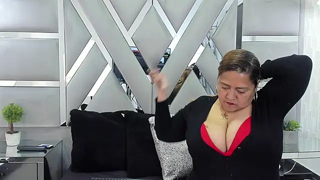 MonzerratBoyer online show from April 2026 06:22:01 PM