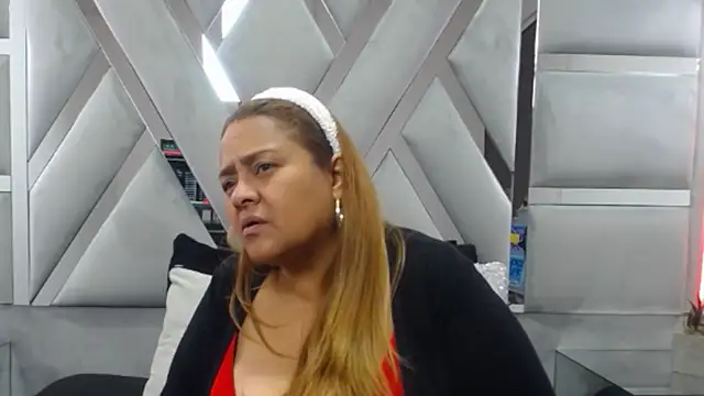 MonzerratBoyer online show from November 2025 07:58:01 PM