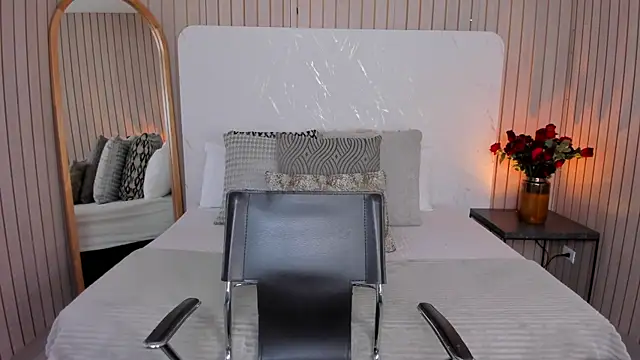 EmelyParker online show from April 2026 02:07:02 AM