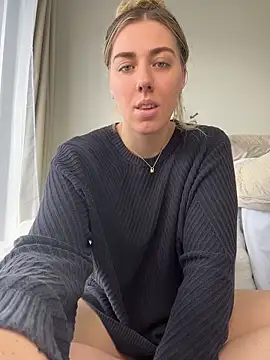 Snapshot of louiseberkeley chatting on May 2026 11:44:01 PM louiseberkeley online show from May 2026 11:44:01 PM