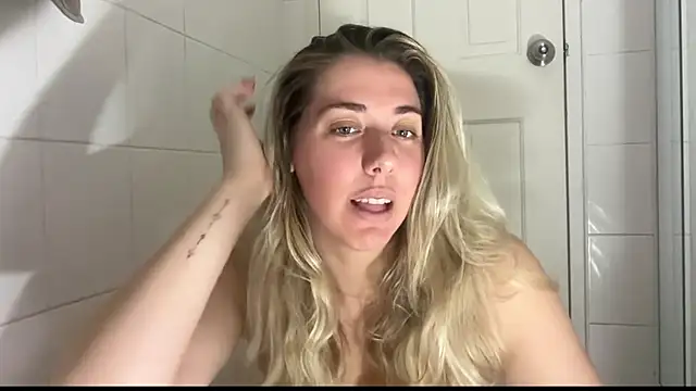 louiseberkeley online show from October 2025 11:31:01 AM