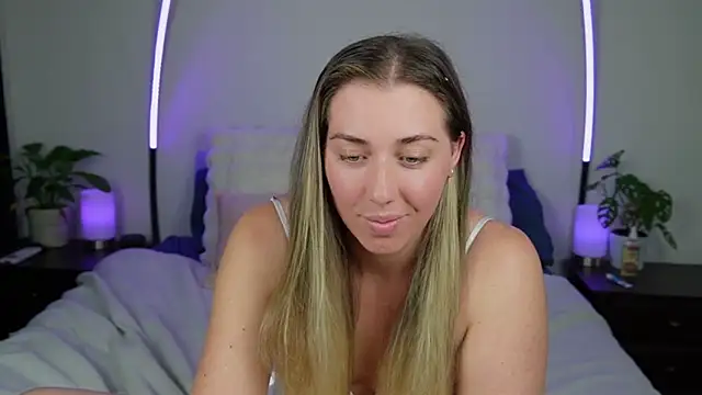 louiseberkeley online show from October 2025 12:50:02 PM