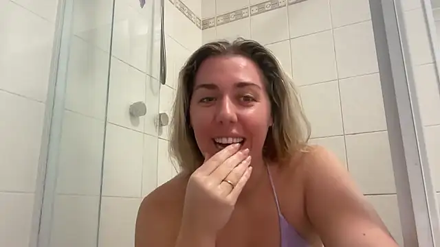 louiseberkeley online show from December 2025 01:54:02 AM