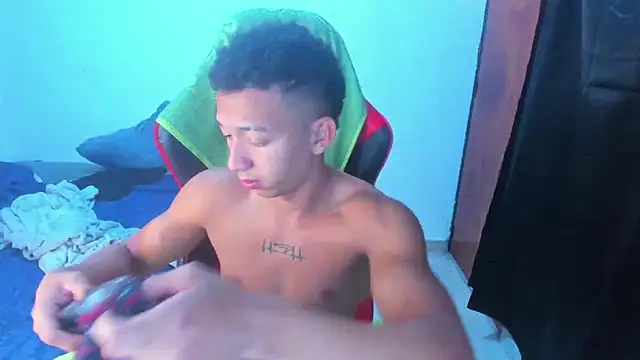 JuanchiT66 online show from April 2026 11:00:01 PM