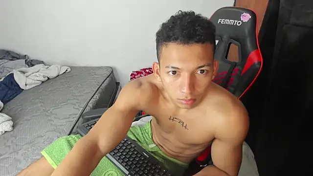 JuanchiT66 online show from February 2026 01:39:01 AM