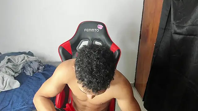 JuanchiT66 online show from February 2026 07:02:02 PM