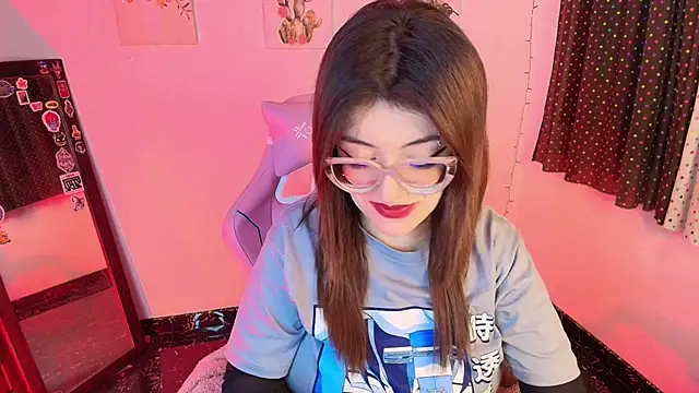 isaferrer06 online show from November 2025 04:57:01 AM