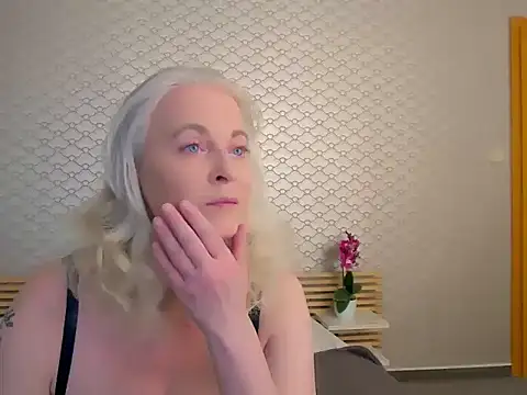 Anais Janson online show from May 2026 06:11:01 PM