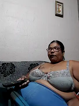 Snapshot of mileesha chatting on June 2026 06:57:01 PM mileesha online show from June 2026 06:57:01 PM