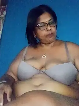 Snapshot of mileesha chatting on February 2026 07:53:02 AM mileesha online show from February 2026 07:53:02 AM