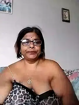 Snapshot of mileesha chatting on December 2025 08:25:02 AM mileesha online show from December 2025 08:25:02 AM