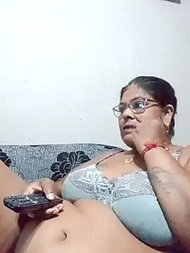 Snapshot of mileesha chatting on January 2026 06:33:01 PM mileesha online show from January 2026 06:33:01 PM