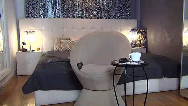 Snapshot of LadyValeriaXO chatting on October 2025 12:35:03 PM LadyValeriaXO online show from October 2025 12:35:03 PM