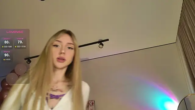 Lunainnk online show from December 2025 12:22:01 AM