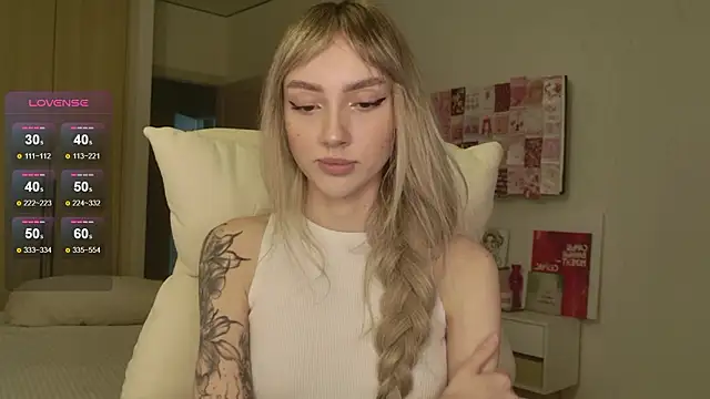 Lunainnk online show from February 2026 07:04:01 PM