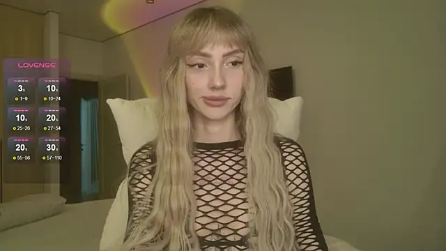 Lunainnk online show from June 2026 08:51:01 PM