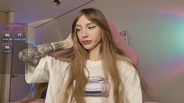 Lunainnk online show from October 2025 01:11:01 AM