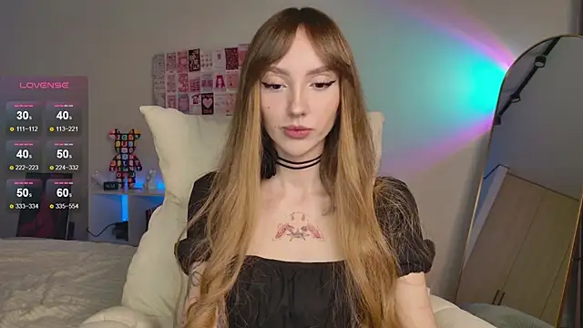 Lunainnk online show from October 2025 11:36:01 PM