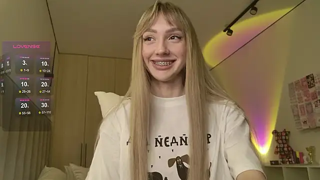 Lunainnk online show from February 2026 01:15:02 AM