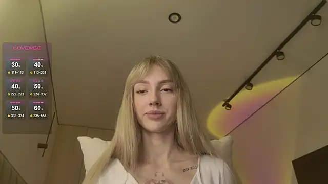 Lunainnk online show from March 2026 03:51:02 AM