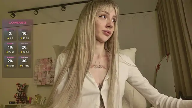 Lunainnk online show from February 2026 01:38:02 AM