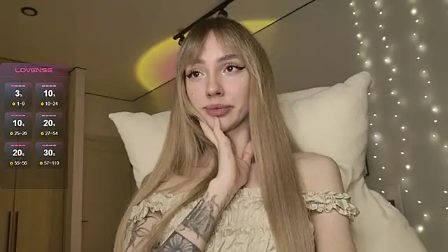 Lunainnk online show from February 2026 02:32:01 AM