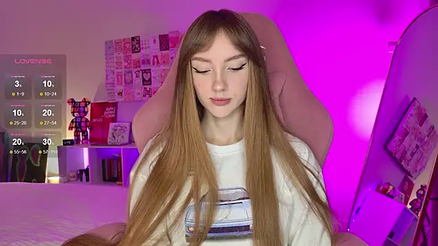 Lunainnk online show from September 2025 01:22:01 AM