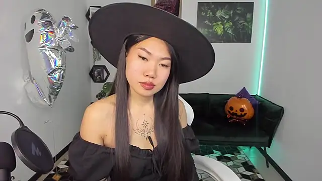 LunaPurrr online show from October 2025 02:10:02 AM