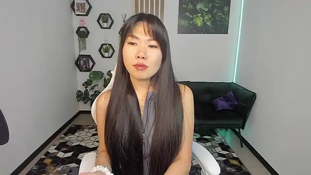 Snapshot of LunaPurrr chatting on October 2025 11:16:02 PM LunaPurrr online show from October 2025 11:16:02 PM