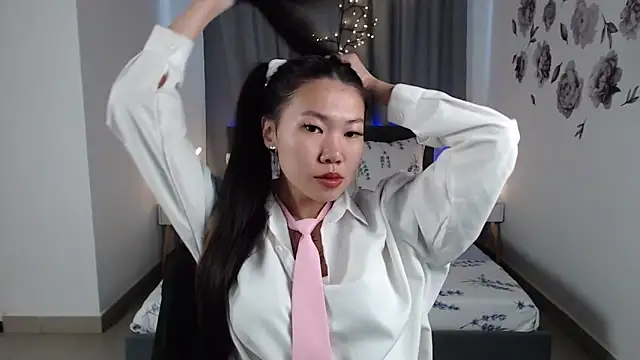 Snapshot of LunaPurrr chatting on September 2025 11:16:01 PM LunaPurrr online show from September 2025 11:16:01 PM