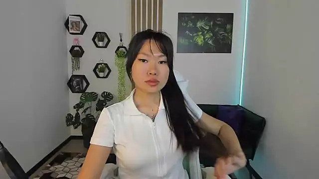 Snapshot of LunaPurrr chatting on September 2025 11:21:01 PM LunaPurrr online show from September 2025 11:21:01 PM